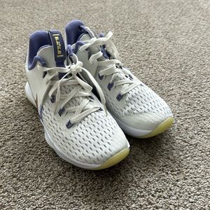 Men’s Nike basketball shoes